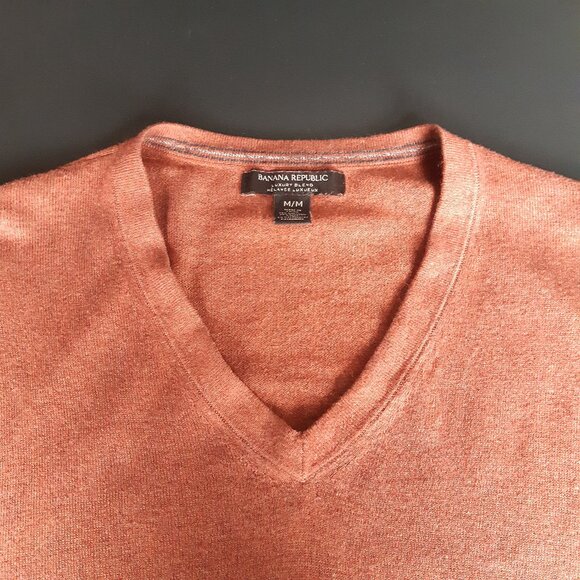 Banana Republic SZ M Luxury Blend Burnt Orange V-Neck Men's Sweater - Picture 5 of 12